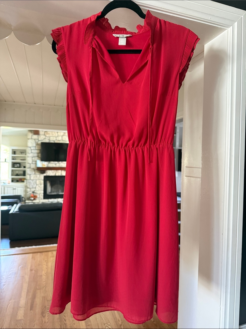 H&M Ruffle Sleeve Mini Dress in Pink Size 6 Like New